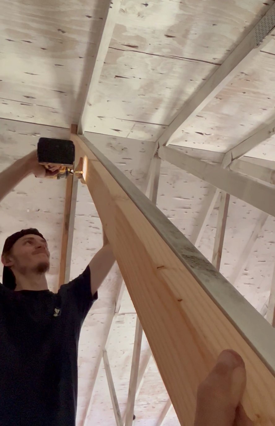 Setting trusses